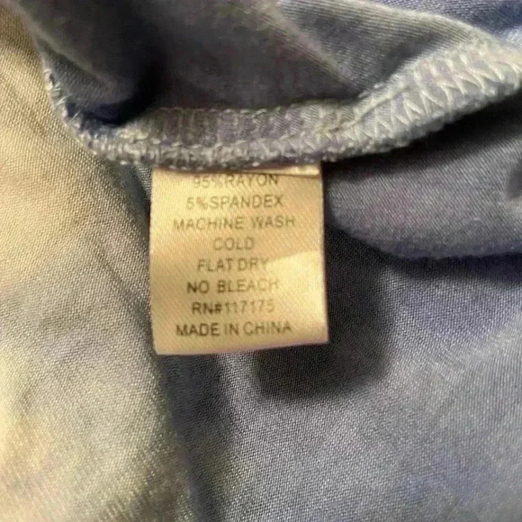 Beach Break blue and white tie dye swim cover with hood size medium. - Picture 4 of 4